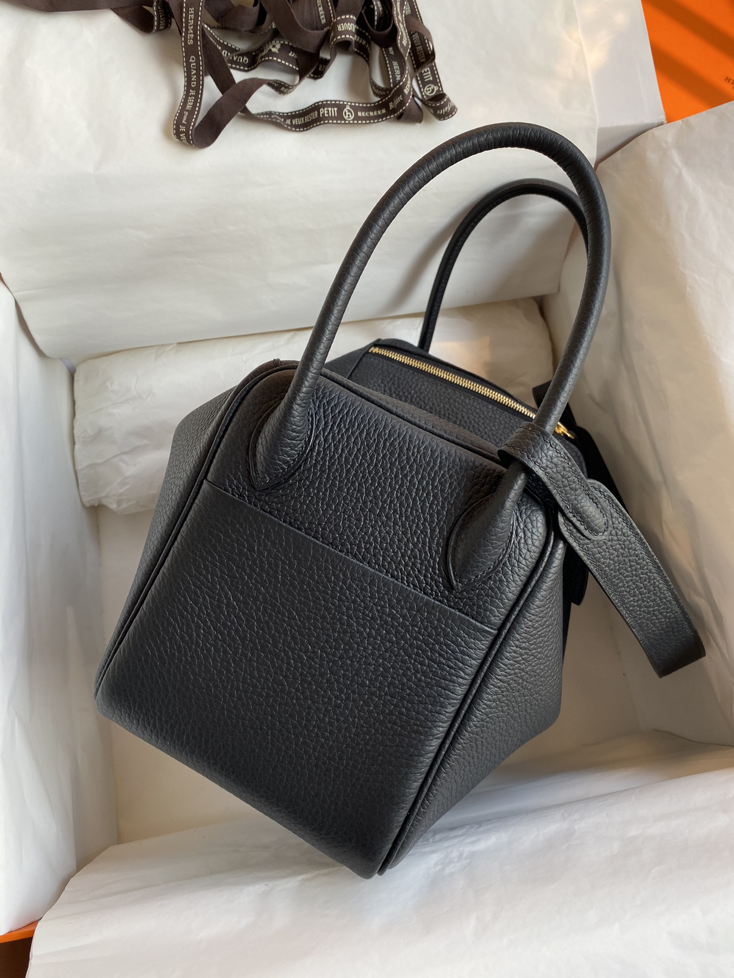 Hermes Lindy 26cm Handbag Shoulder Bag In Black Clemence Leather